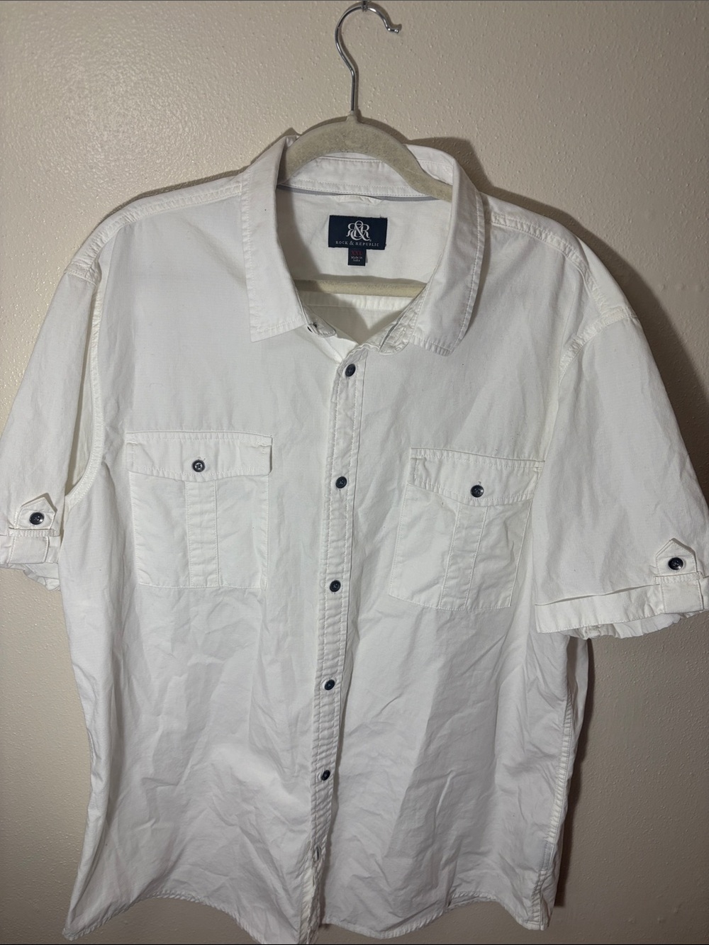 Rock & Republic White Short-Sleeve Button Down with Chest Pockets